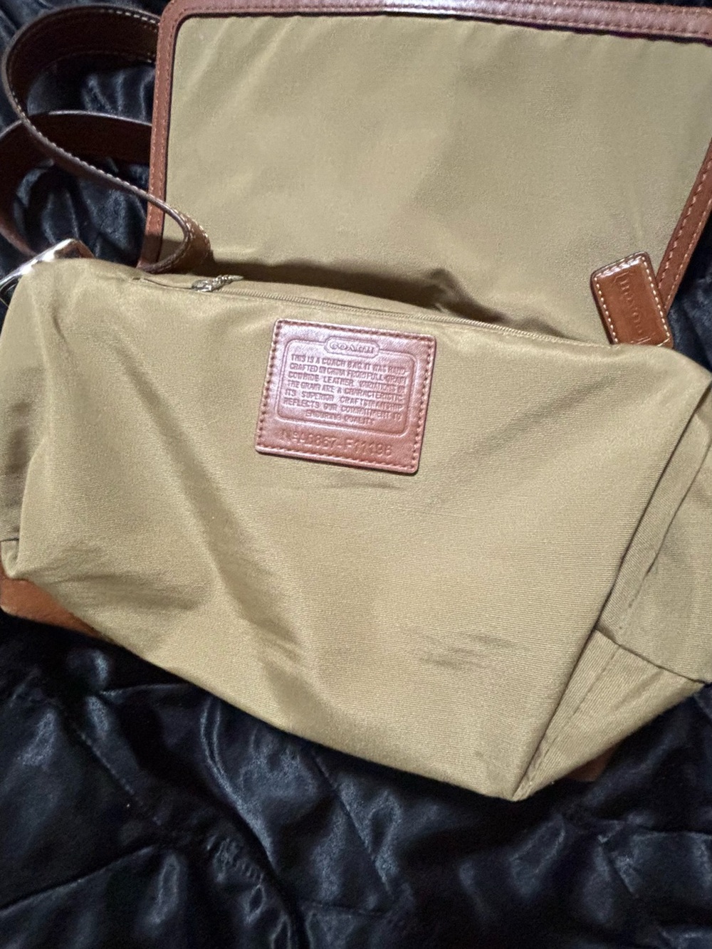 Coach Hampton Shoulder Bag | 2008 - Picture 6 of 8